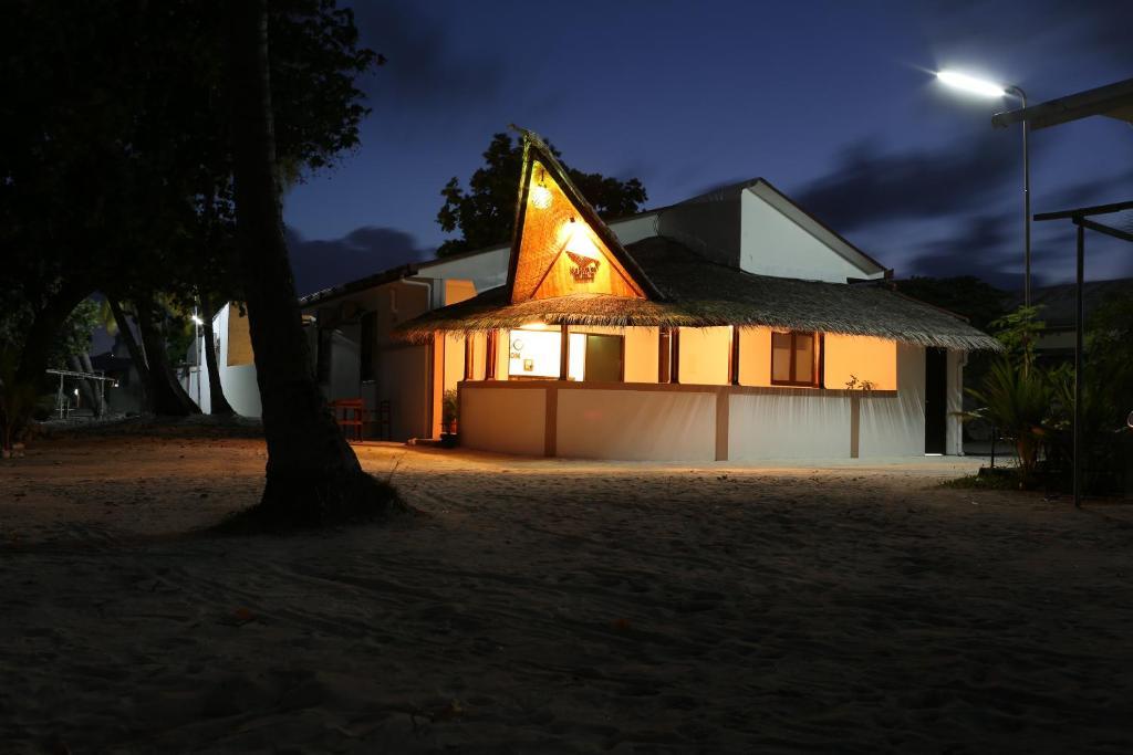Isle Beach Inn Maldives Bagian luar foto