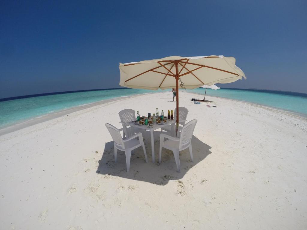 Isle Beach Inn Maldives Bagian luar foto